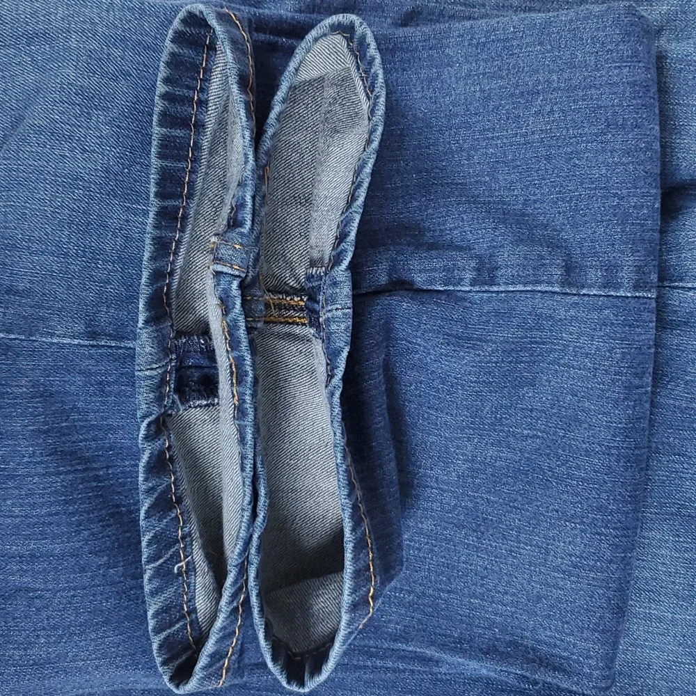 LEVI's 541 Men's Blue Jeans Size 44X30 Actually Measures 42X27.5 (B)